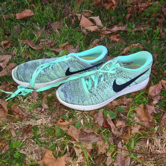 Lunarepic Flynit Low Ghost Green Nike Running size 8.5 Women's 843765-300 - Picture 3 of 5